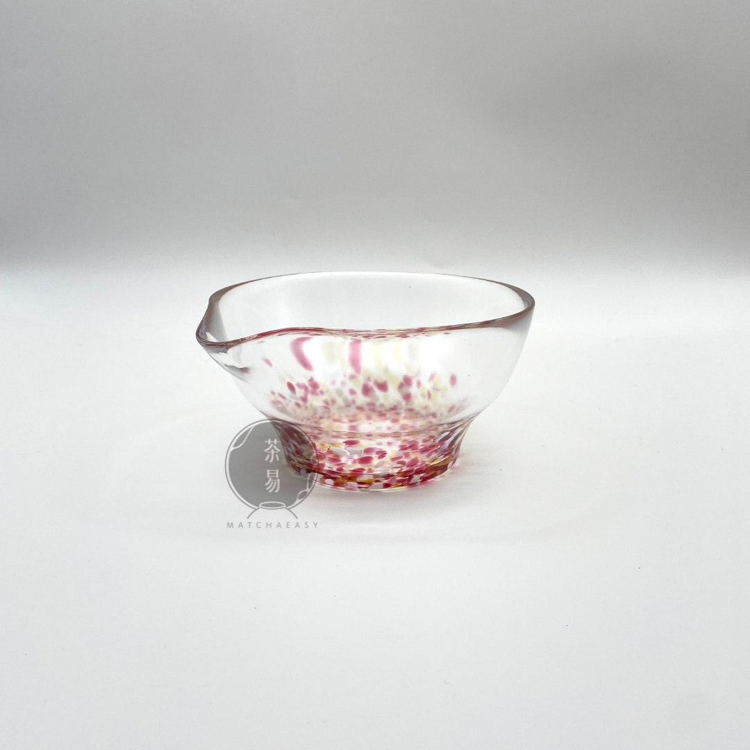 日本製玻璃片口抹茶碗，粉紅斑點，片口一面